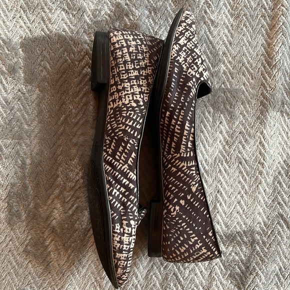 Patterned Point Toe Flat, Loafer Style - Black & White - Size 8 1/2 - Picture 5 of 8